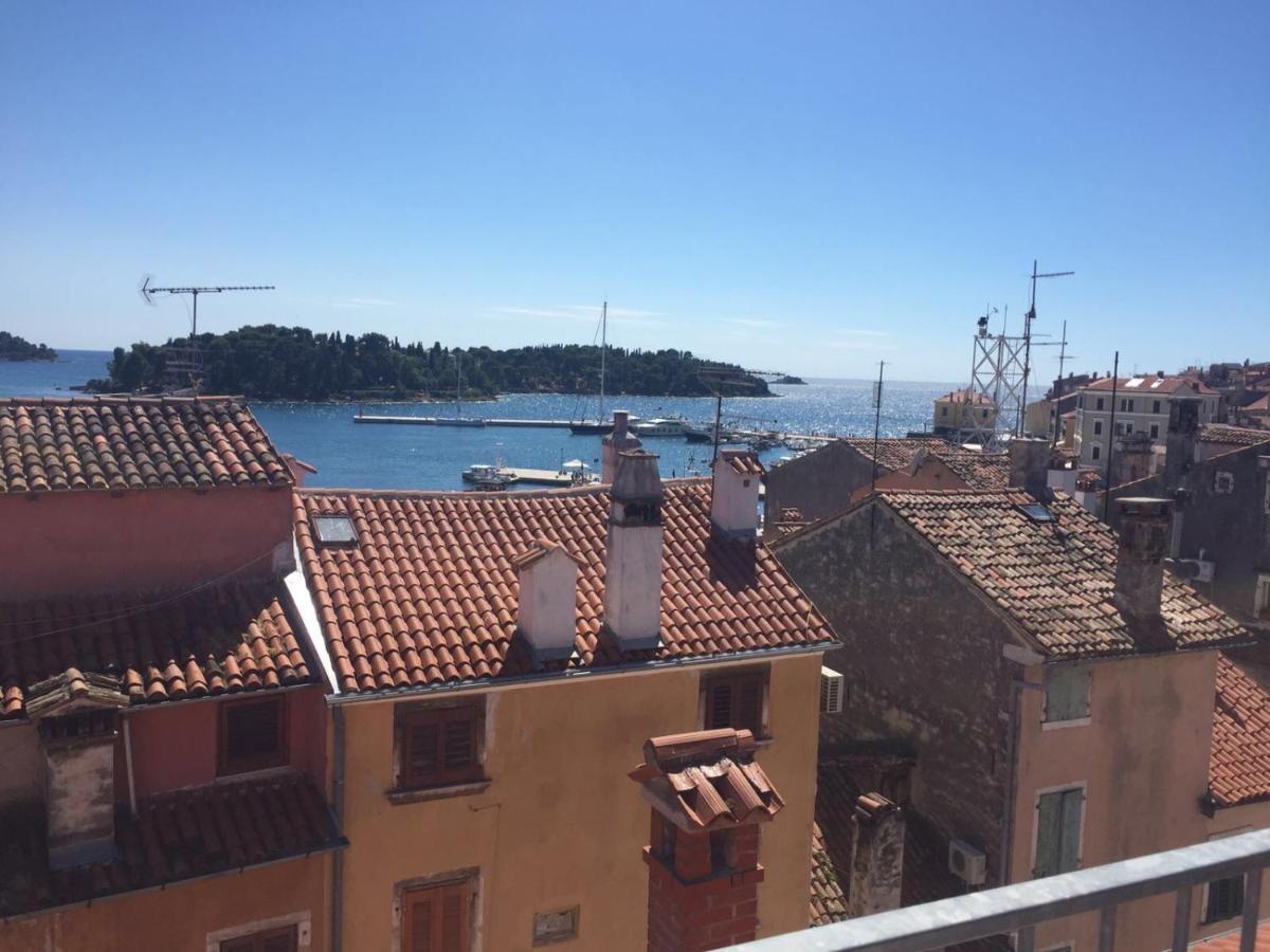 Beautiful Sunsets Over The Roofs Of Rovinj Apartment Luaran gambar